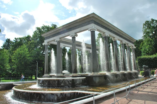 喷泉、 彼得夏宫、 圣彼得斯堡、 俄罗斯 — ストック写真