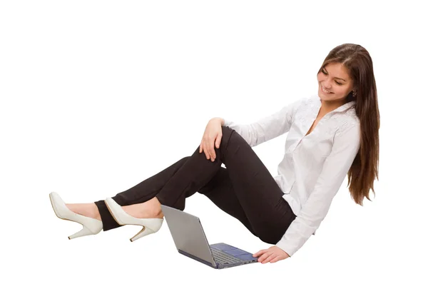 Mulher de negócios bonita com laptop — Fotografia de Stock