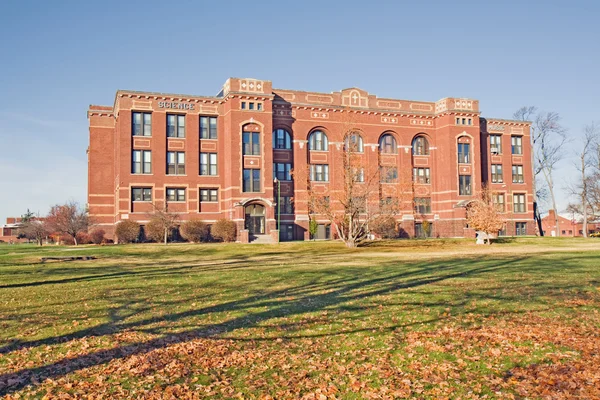インディアナ大学のキャンパスの建物 — ストック写真