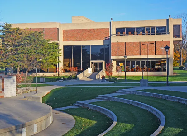 Üniversite kampüs Kütüphanesi — Stok fotoğraf