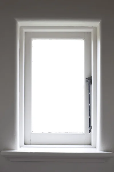 Storica finestra in legno bianco — Foto Stock