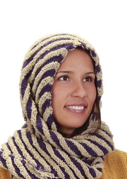 Portret van een vrouw met een sjaal — Stockfoto
