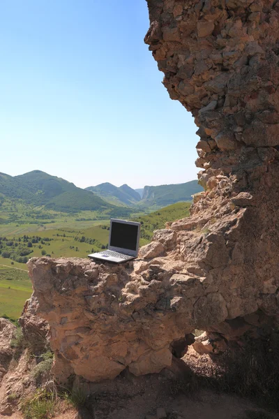 Laptop outdoors — Stock Photo, Image