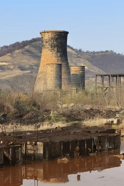 Ruinas de la industria pesada — Foto de Stock