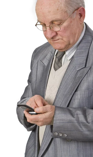 Egy idős férfi mobilt használ. — Stock Fotó