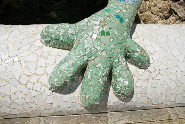 A detail of the famous chamaeleon in parc guell — Stock Photo, Image