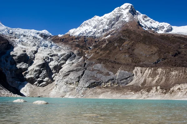 尼泊尔。冰川湖 — 图库照片