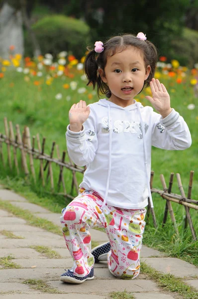 작고 귀여운 소녀 — 스톡 사진