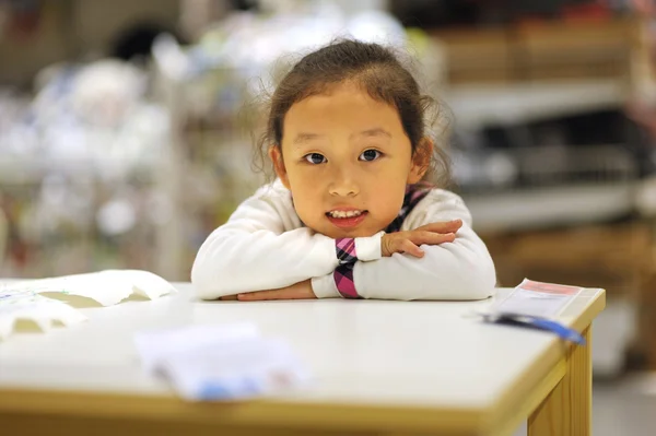 Study little girl — Stock Photo, Image