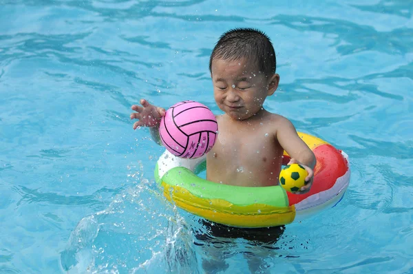 Swimming boy — Stock Photo, Image
