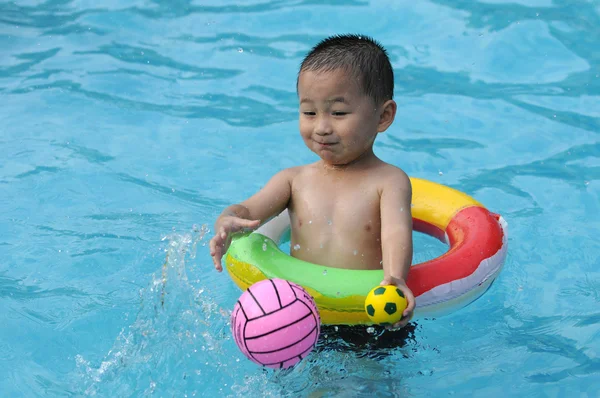 Swimming boy — Stock Photo, Image