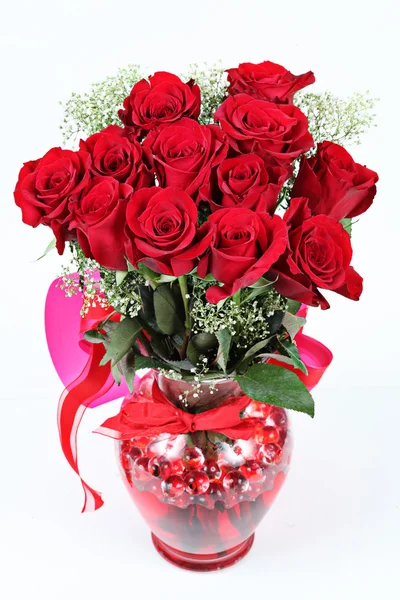 Jarrón de rosas rojas para San Valentín —  Fotos de Stock