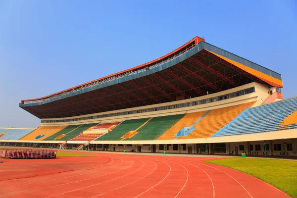 Estádio - Campo e tribunos — Fotografia de Stock