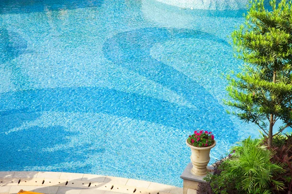 Красивый бассейн — стоковое фото