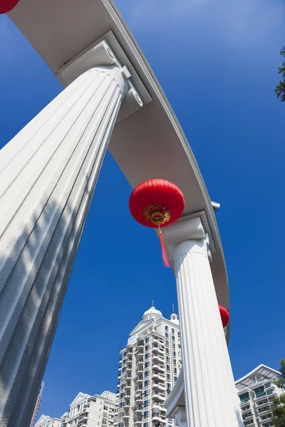 Lanterne cinesi e colonna — Foto Stock