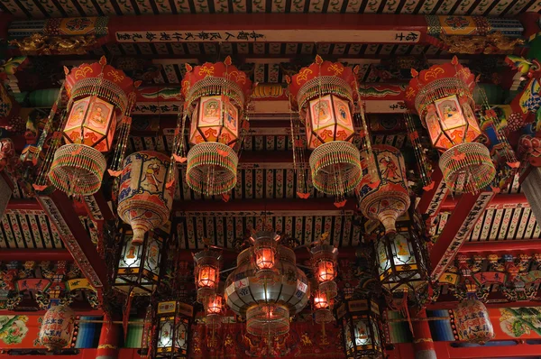 Linterna colgante del templo — Foto de Stock