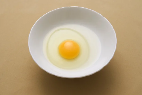 Yema de huevo y clara de huevo —  Fotos de Stock