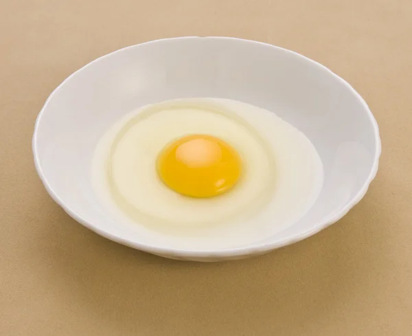 Egg yolk and egg white — Stock Photo, Image