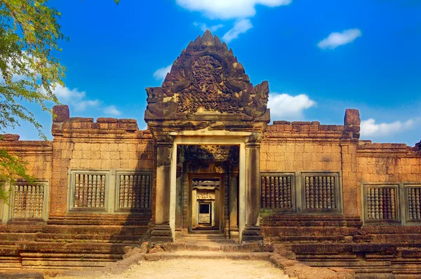 Geruïneerde tempel in angkor — Stockfoto