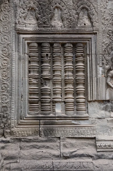 Скульптурная стена Ангкор-Ват — стоковое фото