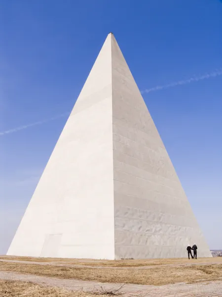 Pyramid — Stock Photo, Image