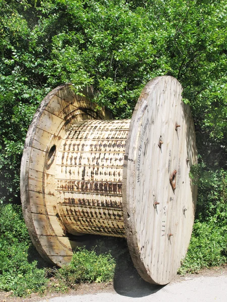 Деревянная катушка — стоковое фото