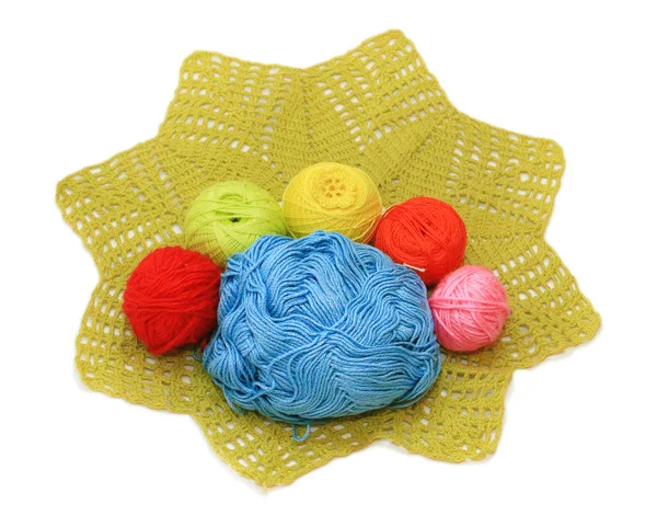 Vícebarevné bavlněná vlákna v koule — Stock fotografie