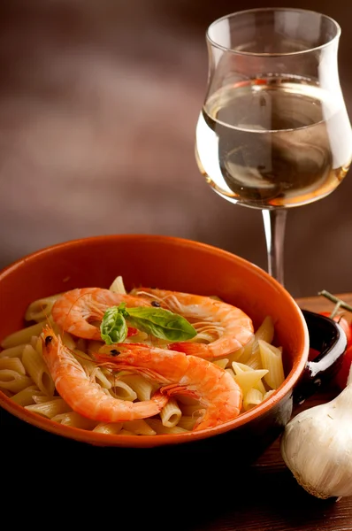 Pasta with shrimp — Stock Photo, Image