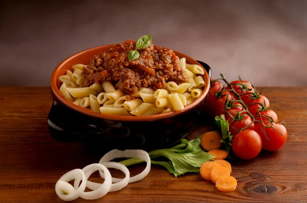 Ragu pasta och ingredienser — Stockfoto