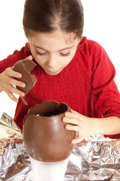 Dziecko z jajkiem chocolat — Zdjęcie stockowe