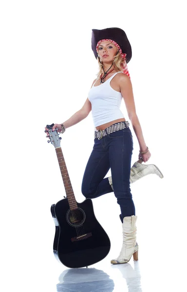 Adolescente menina tocando com uma guitarra — Fotografia de Stock