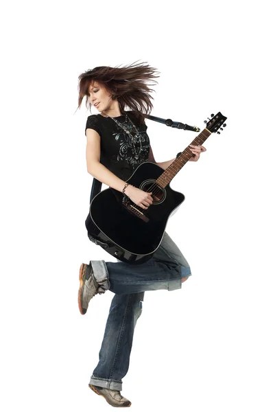 ティーンエイ ジャーの女の子、ギターを弾く — ストック写真