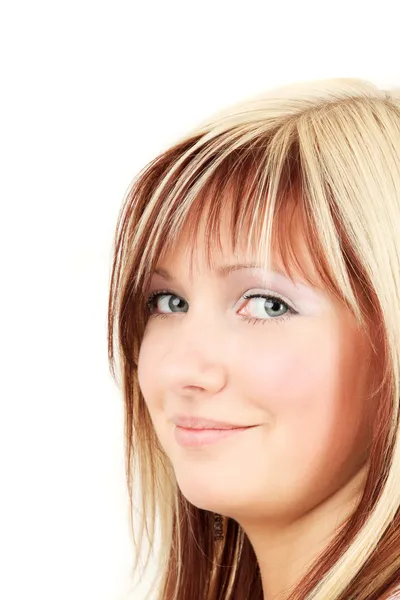 Młoda kobieta uśmiechający się blondynka — Zdjęcie stockowe
