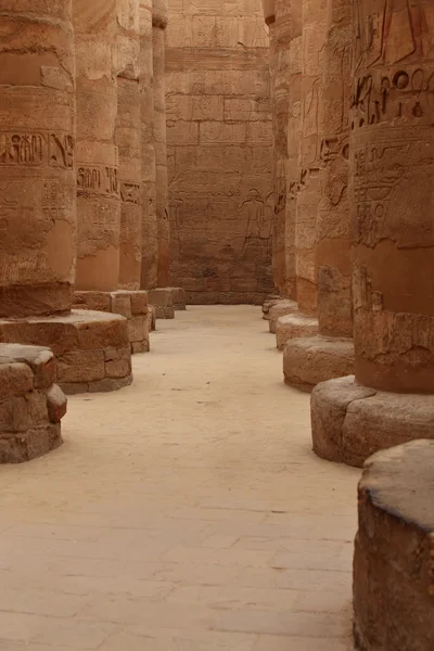Kolumny w Karnaku — Zdjęcie stockowe