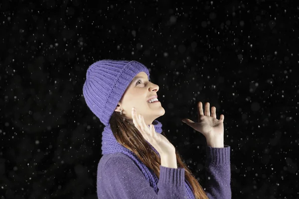 在夜里下雪 — 图库照片