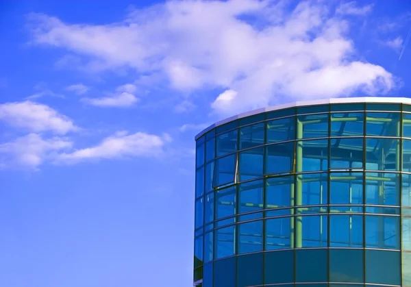 Glazen gevel - corporate gebouw — Stockfoto
