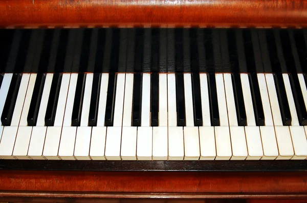 Oude piano — Stockfoto