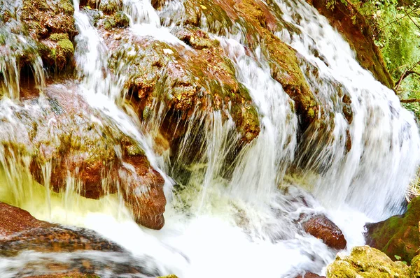Fechar a cascata — Fotografia de Stock
