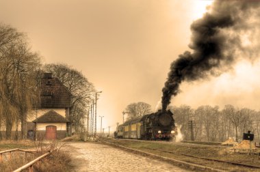 Eski bir buhar treni.
