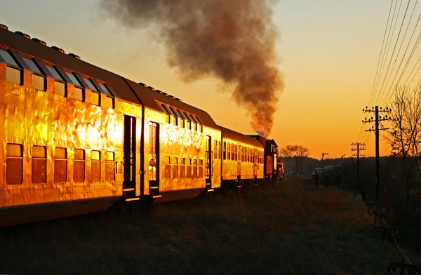 Partenza di un treno a vapore — Foto Stock