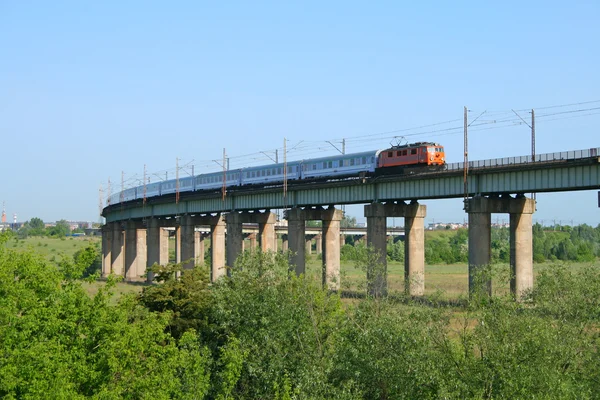 Intercity-Zug auf der Estrade — Stockfoto