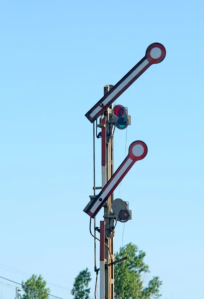 老铁路信号灯 — 图库照片