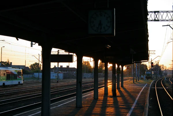 Morgenszene am Bahnhof — Stockfoto