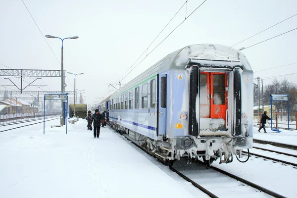 Passenger train at the station — Stock Photo, Image