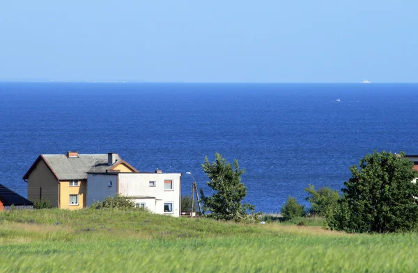 房子在海岸线 — 图库照片