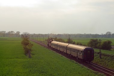 Eski bir buhar treni.