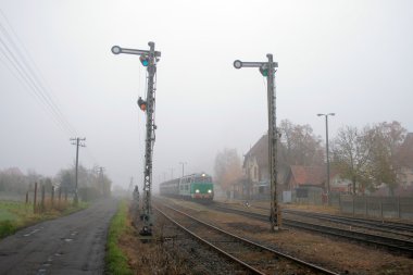 tren istasyonda.