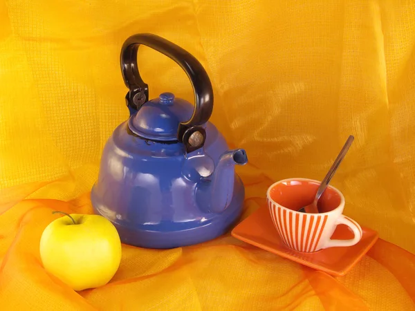 Still life with blue teapot — Stock Photo, Image