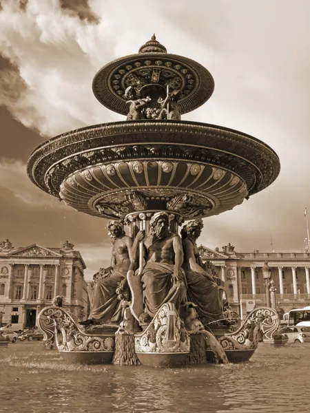 Paris - The fountain in Concorde Square — Stock Photo, Image