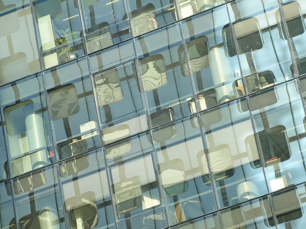 Byggnaden reflektion — Stockfoto